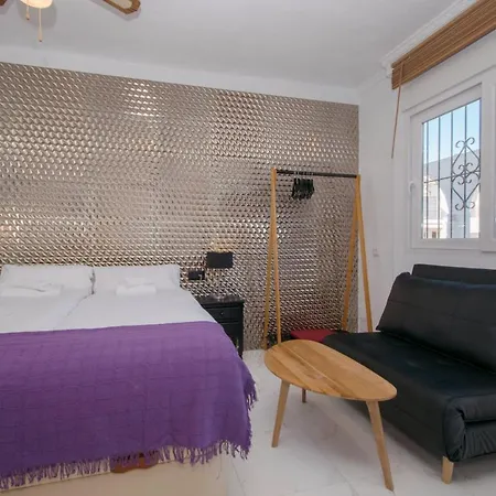 087 Design Studio - Alicante Holiday Apartment