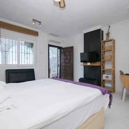 087 Design Studio - Alicante Holiday *
